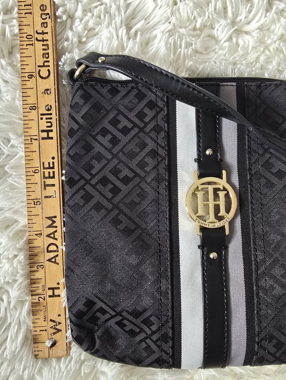 Tommy Hilfiger Crossbody Bag - Picture 7 of 9
